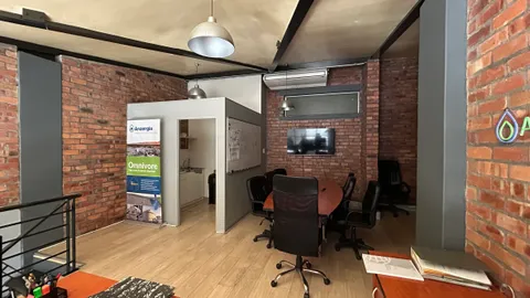 suite 321, 3rd floor Office (11).